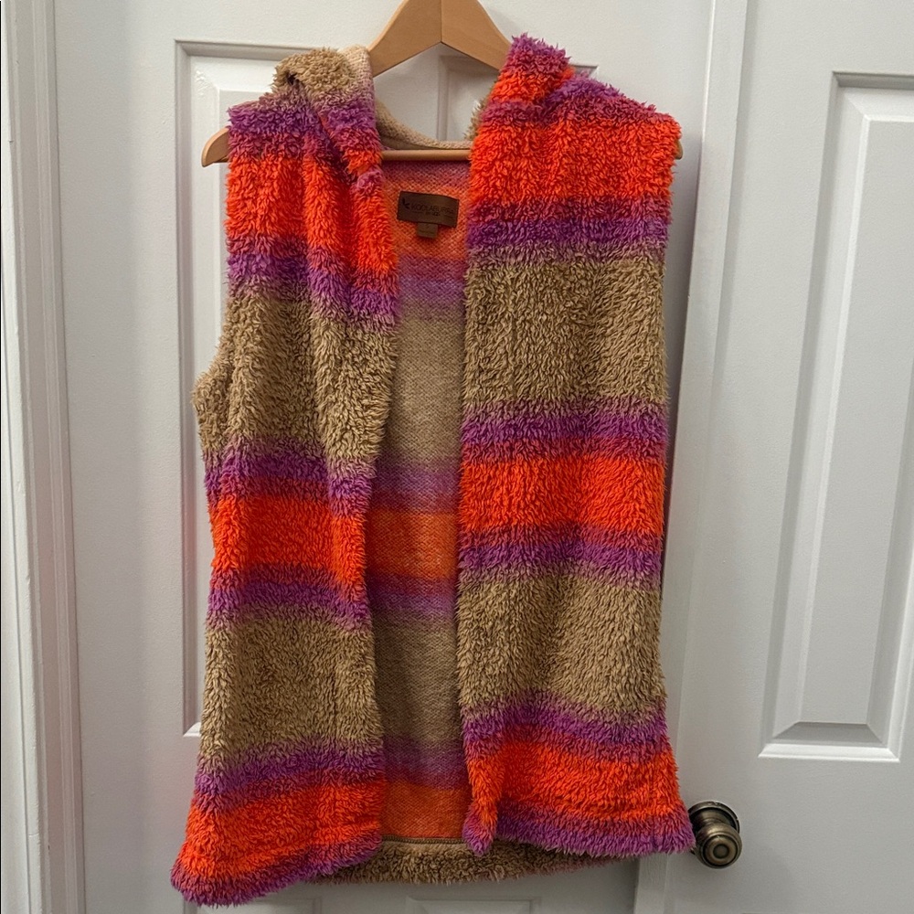 Koolaburra by UGG Cozy Sherpa Hooded Vest in Sunrise Ombre
